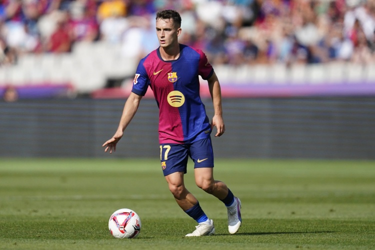 世体：卡萨多希望留在巴萨，他无意加盟加拉塔萨雷